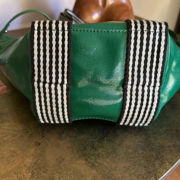 Rebecca Minkoff 💚🖤Green and Black Tote with Glossy Finish - Picture 5 of 9